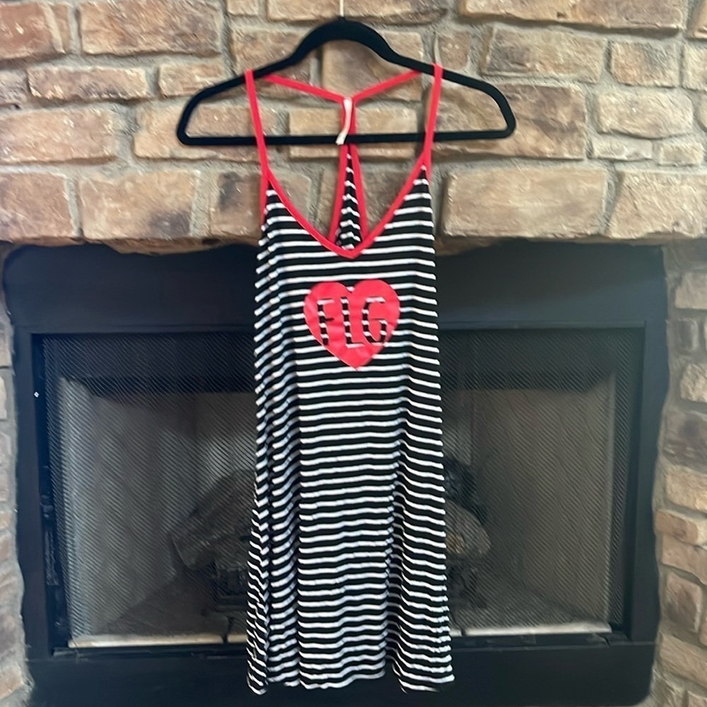 Color Thread Flagstaff nightie with a red heart with FLG. Size Large